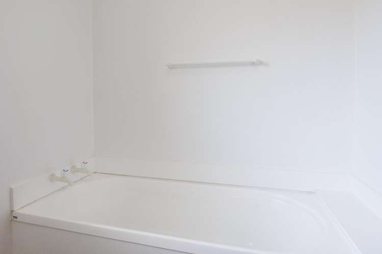 66 Amberley Avenue Highbury_13