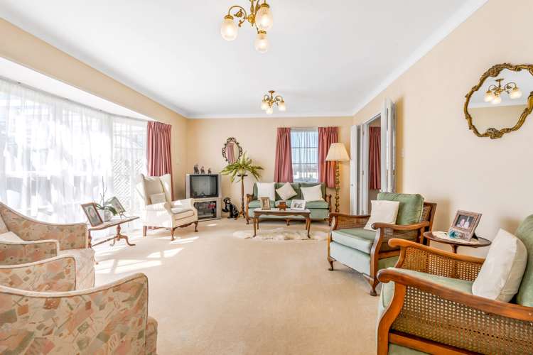 5 Rene Place Sunnyhills_6