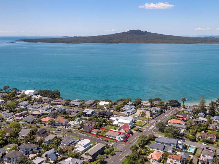 18 Old Lake Road Narrow Neck_1