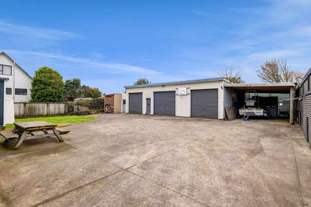 1263 Egmont Road Egmont Village_2