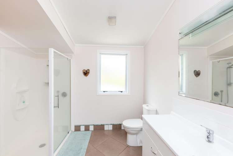 1 Waianga Place Omapere_22