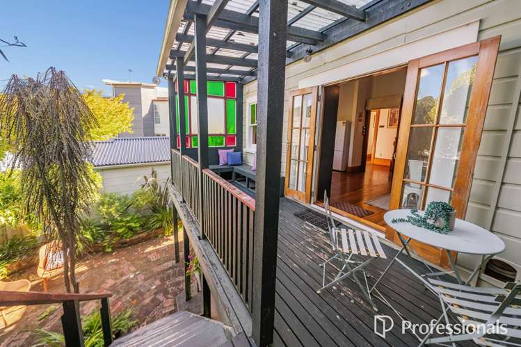 82 Nairn street Mount Cook_10