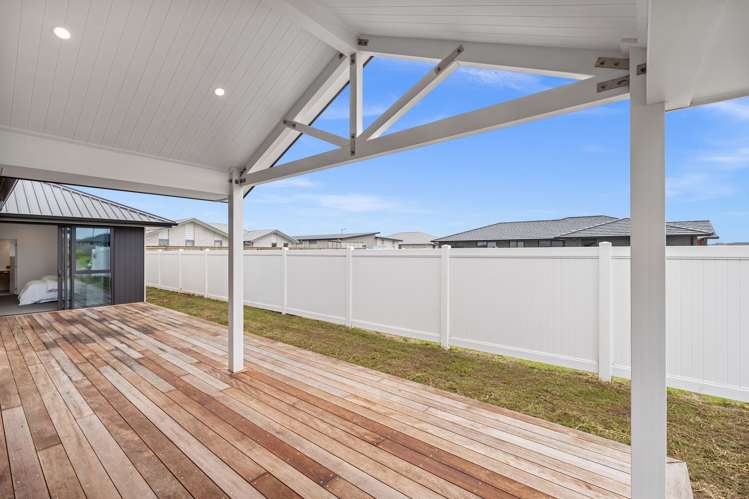 8 Te Piriti Road One Tree Point_22