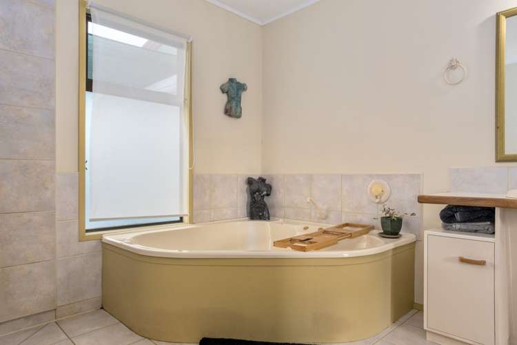 1 Taupata Street Paengaroa_10