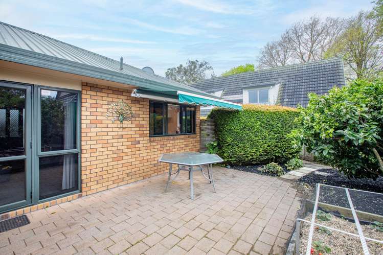 14 Sandalwood Drive Dinsdale_15