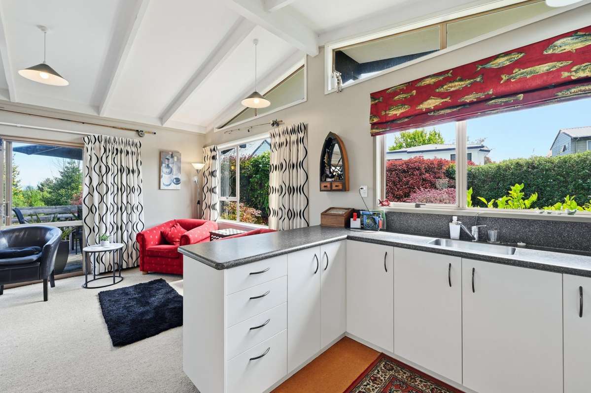 22 Angela Place_4