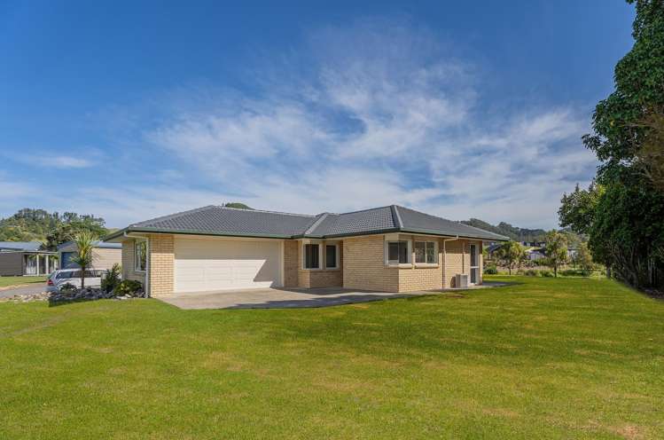 33 Hawk Hill Crescent Cooks Beach_24