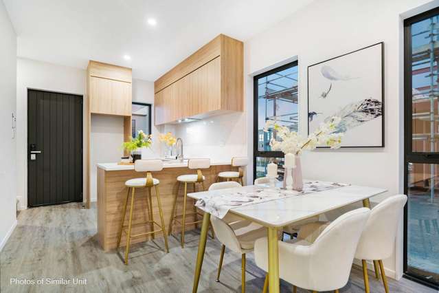 16 Papatahi Lane Flat Bush_2