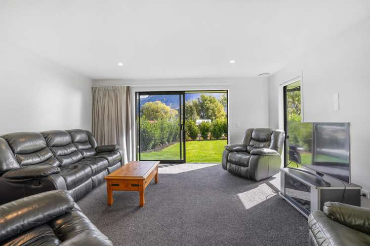 11 Walter Place Glenorchy_12