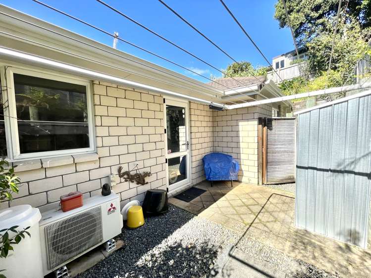 2 Barossa Way Brookfield_25