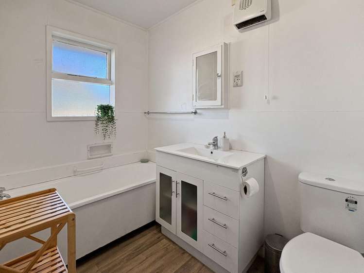1 Ballantyne Av Upper Riccarton_13
