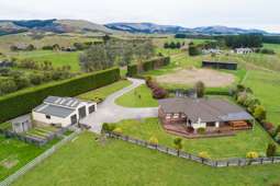 Exceptional lifestyle package with sheds!