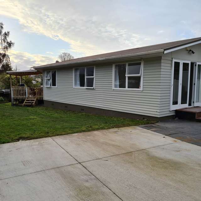 3 bedrooms family house in Glen Eden