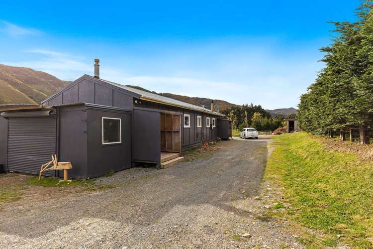 940 Pencarrow Coast Road Pencarrow Head_9