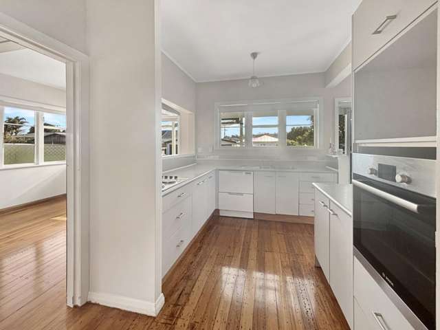 16 Churchill Street 11640_3