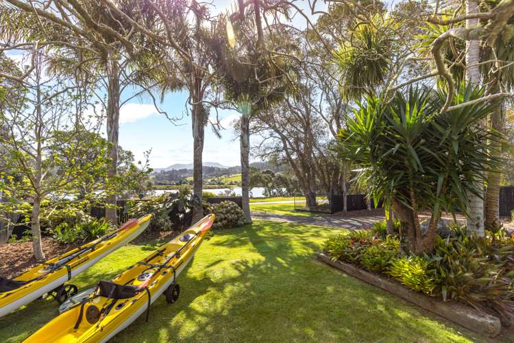 27 Riverside Drive Point Wells_23