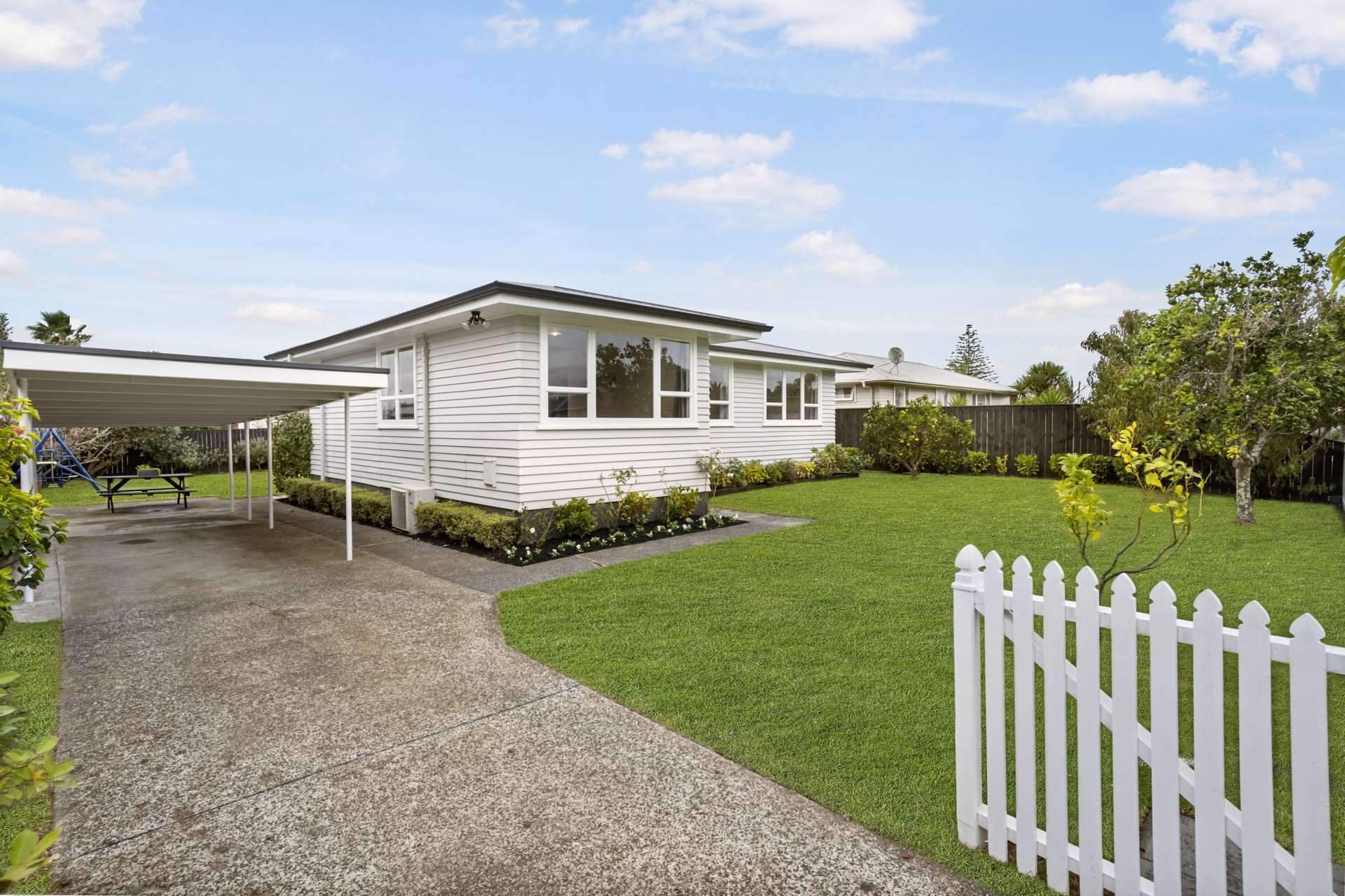 27 Tarata Crescent Mangere Bridge_0