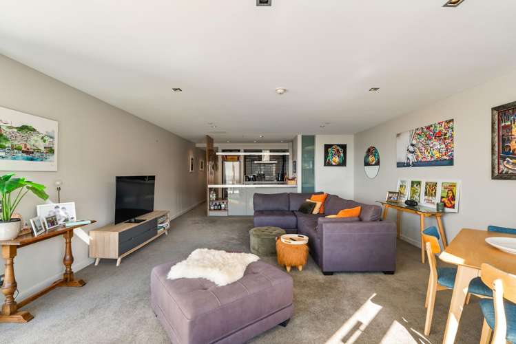 6D/82 Cable Street_2