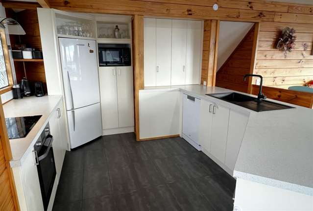 3B Rutherglen Road Paroa_4