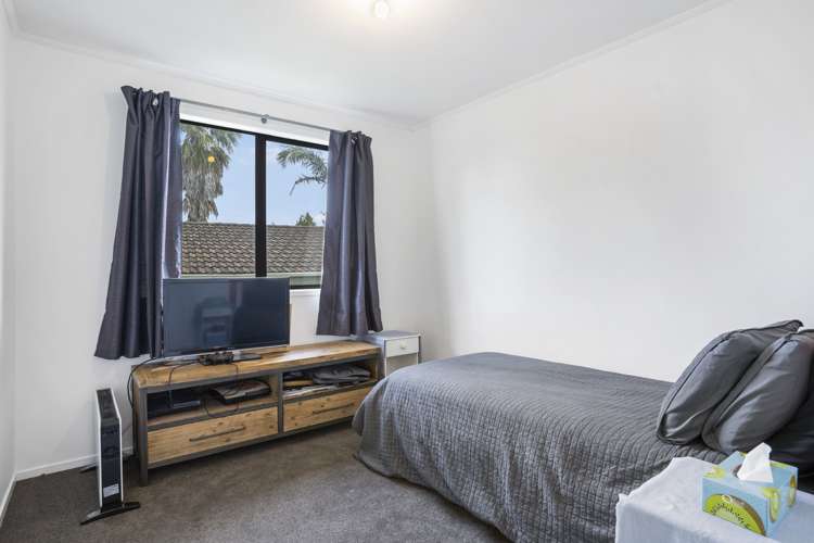 2/62 Saint Annes Crescent Wattle Downs_5