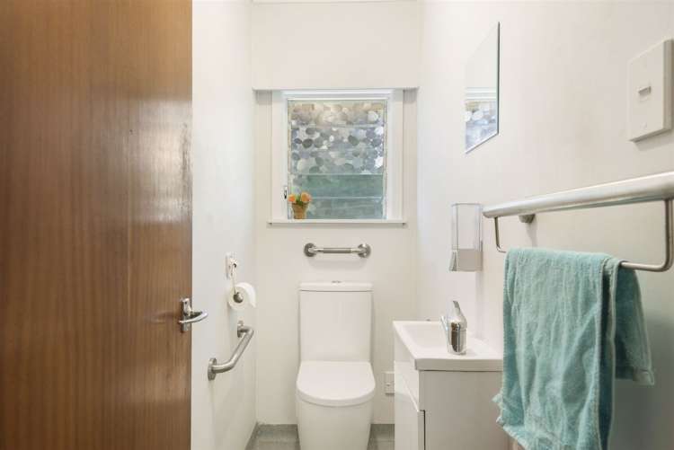 115 Sunset Road Totara Vale_17