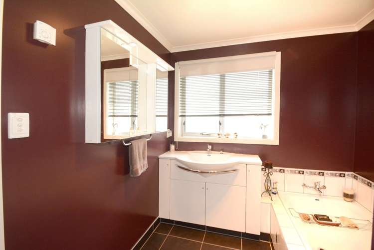 1 Devonport Street Green Island_13