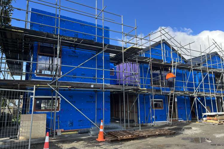 130 Holly Road_2