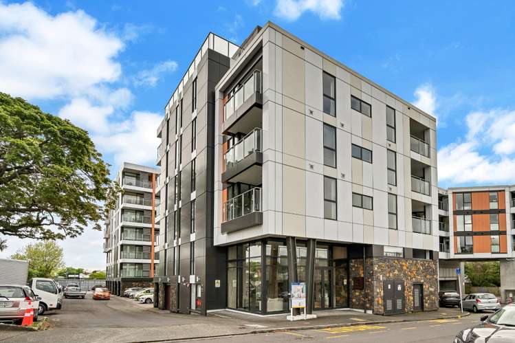 105/10 Lion Place Epsom_14