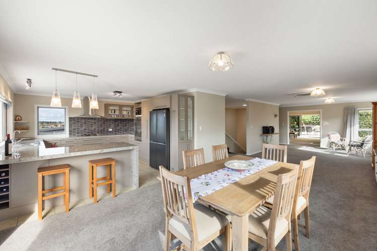 15 Evergreen Rise Grandview Heights_8