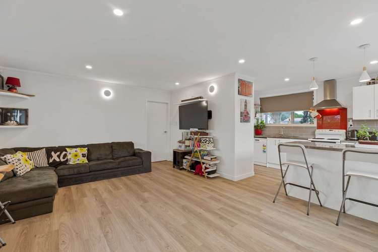 26 Parakai Avenue Parakai_12