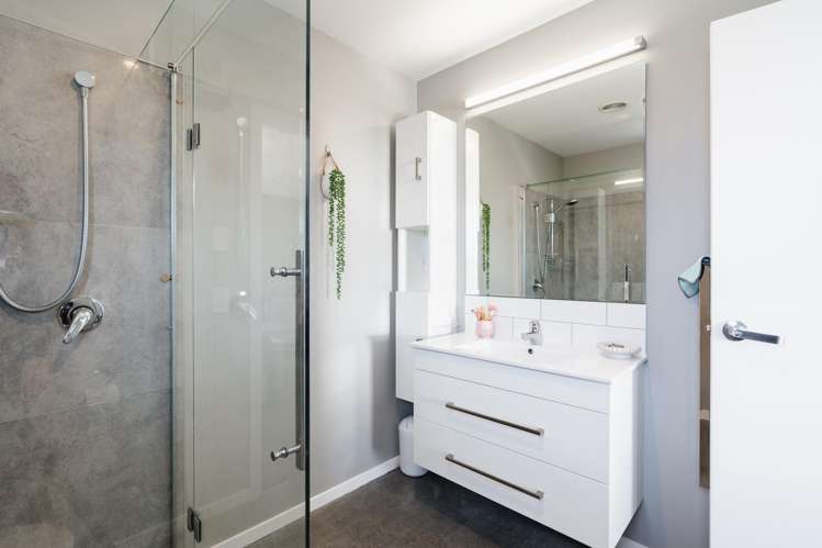 27 Heathfield Drive Mosgiel_23