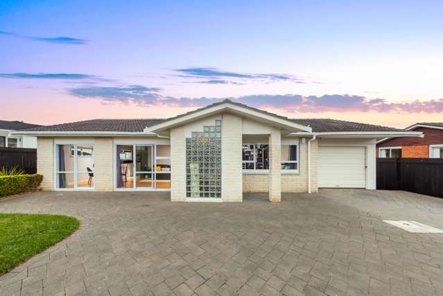 8 Oliver Twist Avenue Mellons Bay_1