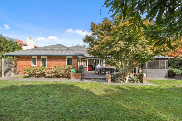 65 Travis Country Drive Burwood_10