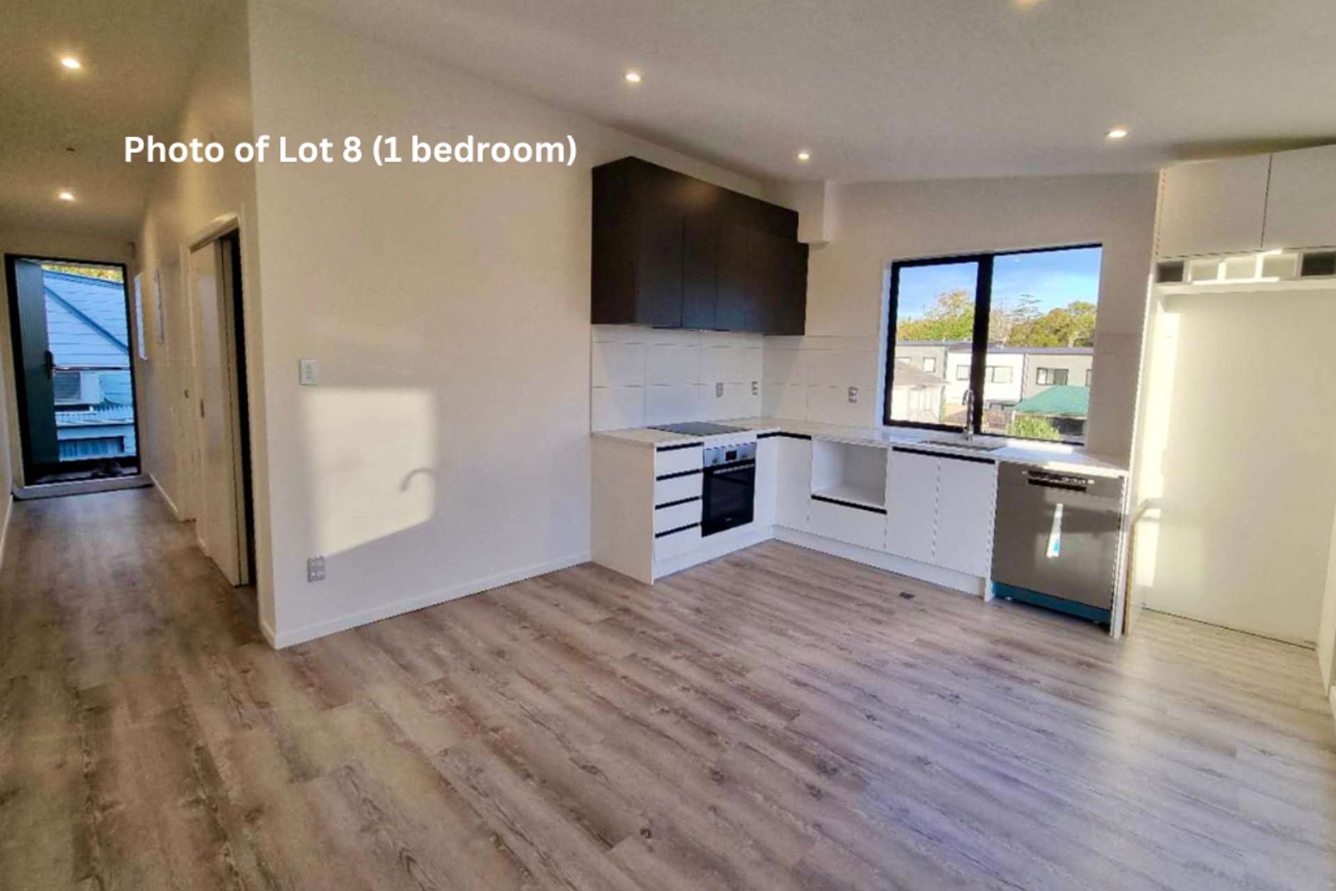 8/18 Sylvan Crescent Te Atatu South_0