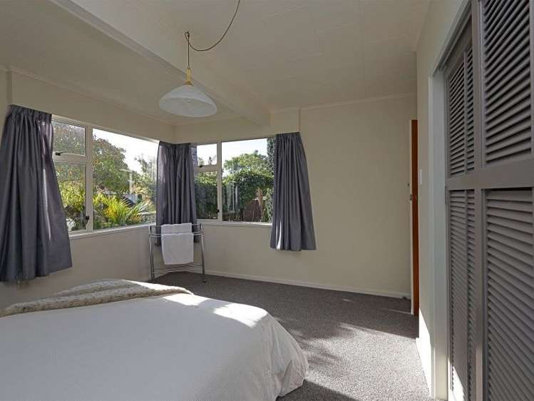 2 Holyrood Street Taradale_8