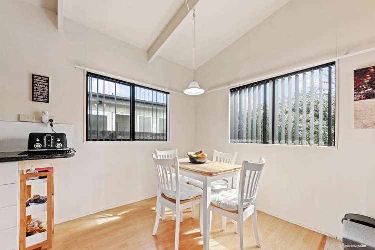 2/25 Barrys Road Glendene_5