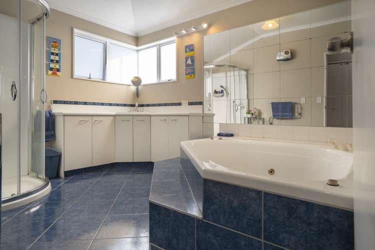 4 Stead Crescent Stoke_24