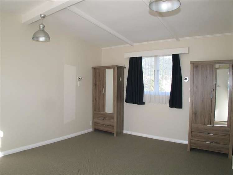 8/93 Waikawa Road Picton_6