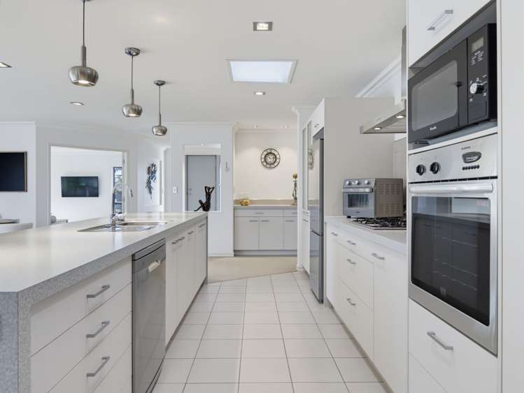 24 Bucklands Crescent_4