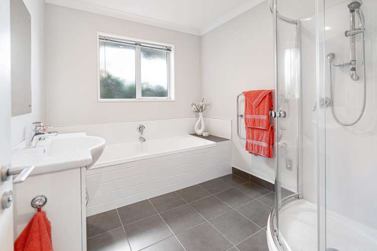 39 Longspur Avenue Wigram_21