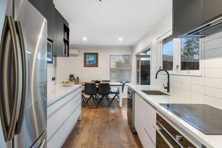 11 Stott Avenue Birkdale_2