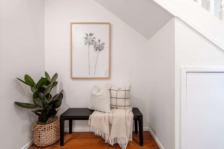 34 Beach Road Northcote Point_17