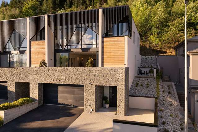 1/14 Vancouver Drive Queenstown Hill_1