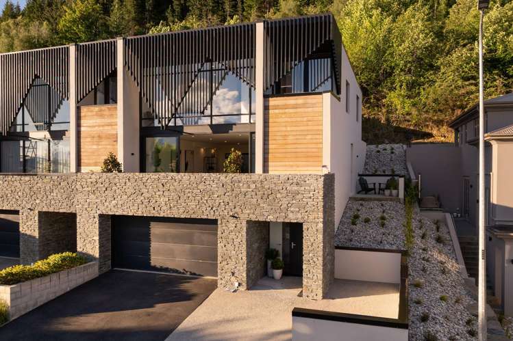 1/14 Vancouver Drive Queenstown Hill_27