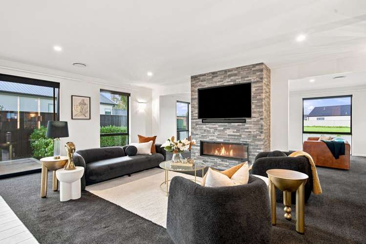 56 Carnaveron Drive Lincoln_1
