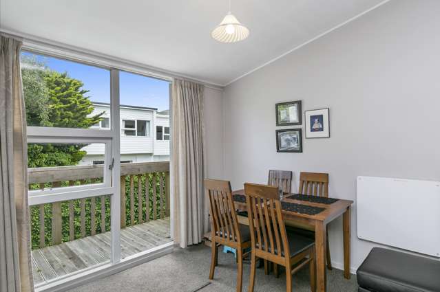 3/23 Collins Avenue Tawa_2