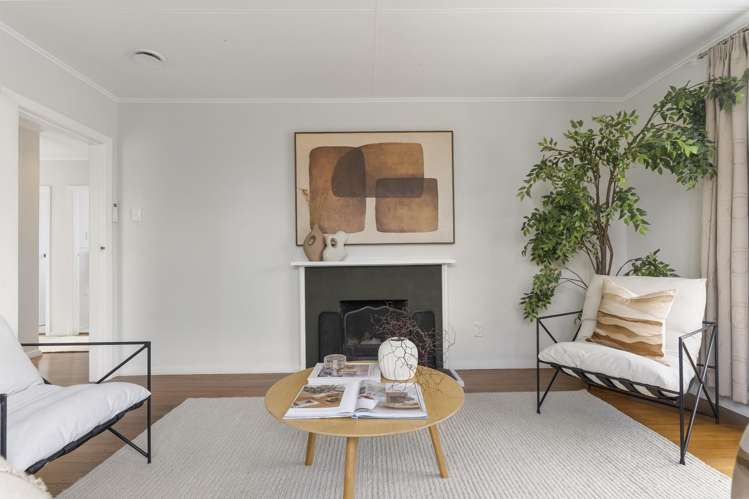 56 Kelwyn Road Kelston_13