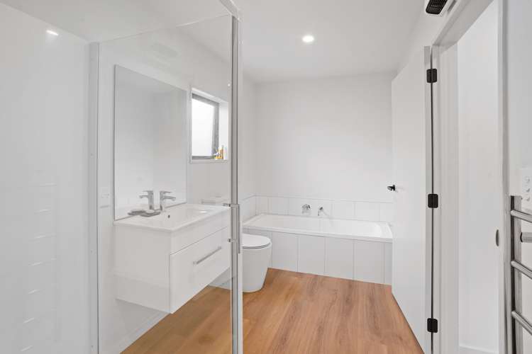 19 Moreton Green Rolleston_13