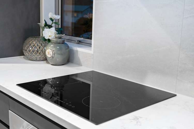 26C Trojan Crescent New Lynn_27