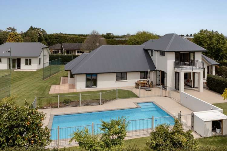 111 Freeburn Road Pyes Pa_27